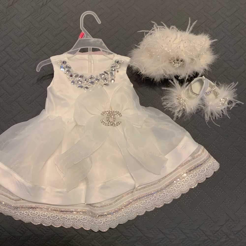 Meet your Posher, Pebbles